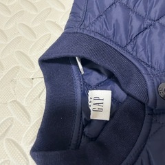 新品GAPキルティングジャケットの画像