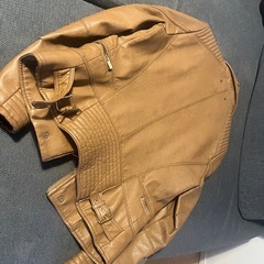 Bershka ブラウン　合皮ジャケットの画像