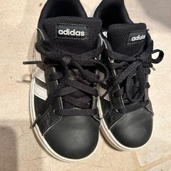 adidasスニーカー17センチの画像