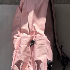 新品未使用　ピンク軽量リュックの画像