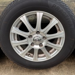 スタッドレス　タイヤ　ホイールセットの画像