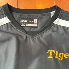 ミズノ（MIZUNO）　阪神タイガース　ウインドブレーカー　黒の画像