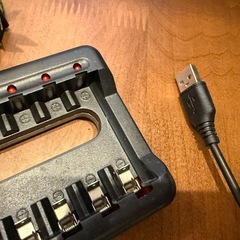 USB式 単三電池充電器 8本同時充電対応の画像