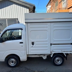 ダイハツハイゼット軽トラック オートマー平成30年式車検付き エアコンあり　パワステあり　乗って帰る可能 の画像