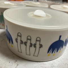 ムーミン陶器タッパーと野菜保存容器の画像