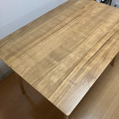ダイニングテーブル　
の画像