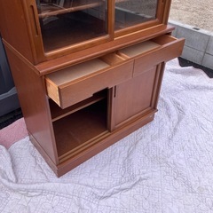 早い者勝ち　食器棚　本棚の画像