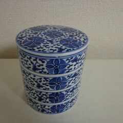 【差し上げます】陶器3段小物入れの画像