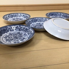 花柄の中皿5枚セットの画像