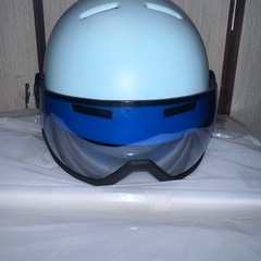 ジュニアスキーウェア、ヘルメットの画像