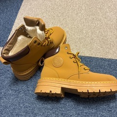 カジュアルスニーカー、ハイトッブーツの画像