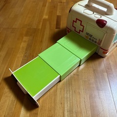 ぽぽちゃん　救急車の画像