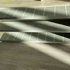 3coins 旧型トミカ棚3つ（改造済み）の画像