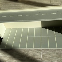 3coins 旧型トミカ棚3つ（改造済み）の画像