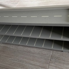 3coins 旧型トミカ棚3つ（改造済み）の画像