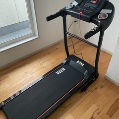 BTM トレーニングマシン 時速1-12km 電動ルームランナー トレーニングジム ウォーキングマシン 折りたたむ 3段角度調整 USB充電 移動キャスター 静音 家庭用 薄型 ホームジムの画像