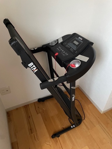 BTM トレーニングマシン 時速1-12km 電動ルームランナー トレーニングジム ウォーキングマシン 折りたたむ 3段角度調整 USB充電 移動キャスター 静音 家庭用 薄型 ホームジム