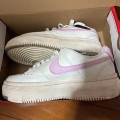 NIKE スニーカーの画像