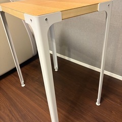 机・テーブルの画像