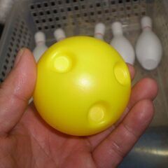 おもちゃ　ボウリング　ピン6本の画像
