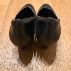 CLOSSHI ブラックパンプス Mサイズの画像