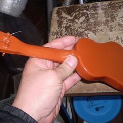 ダイソー　ミニ　ギターの画像