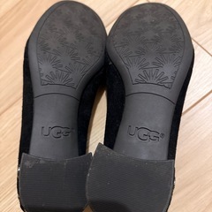 UGGローファーの画像