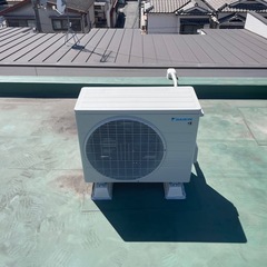 【エアコン取付工事スタッフ募集🌈大阪】  空調の最強チーム作りたいから、一緒に働いてくれる仲間募集してるで✨ 責任感あって、ちゃんと連絡取れる人限定な！  ■募集形態 ▶ アルバイト / 業務委託 の画像