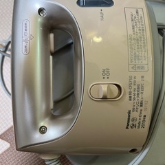 Panasonic 衣類スチーマー ピンク NI-CFS750の画像