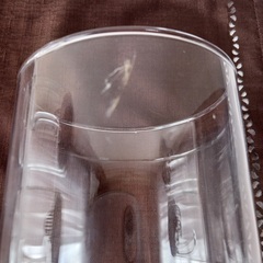 ピッチャー二つ、花瓶の画像