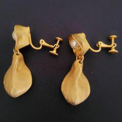 ヴィンテージ　イヤリング　『ゴールド&パール』　ケース付きの画像