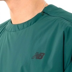 new balance 　ナイロンジャケットの画像