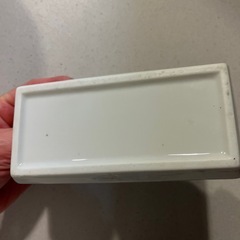 真っ白なトーストラックの画像