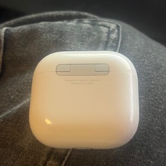 【1/1.1/2AMお値下げ可能】Apple AirPods4本体・充電ケース付き(ノイズキャンセリングなし)の画像