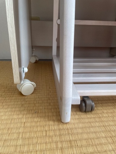 【リフレッシュプロジェクト262/300】学習机、椅子、箪笥を２セットずつ