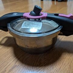 (値下げしました)圧力鍋(3.7リットルの高圧力タイプ)をお譲りしますの画像