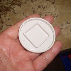 メーカー不明　蓋　直径5.5㎝厚さ　8ミリの画像