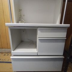 食器棚の画像