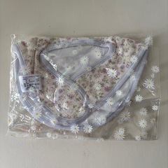 【新品未使用】ベビー花柄スタイの画像