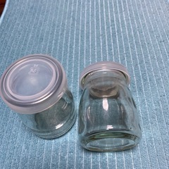 蓋付き空き瓶の画像