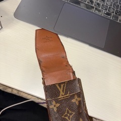 VUITTONシガレットケース
の画像