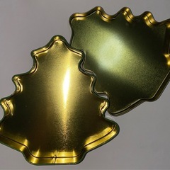 サンリオキャラクターズ クリスマスツリー缶　の画像