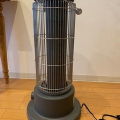 ユアサプライムス　クラシックカーボンヒーター　ストーブ電気ヒーターの画像