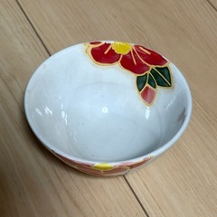 【引取限定】　茶碗　白　赤　花柄　椿　和柄　和モダンの画像