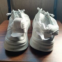 新品 25.5cm メンズ 靴 スニーカー ホワイト 厚底 シューズ 普段着 識別番号:【N650-S】の画像