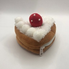 【100円均一】ケーキ形のポーチの画像