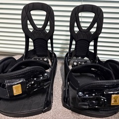 スノーボード・ブーツ・バイン・バッグのセットの画像