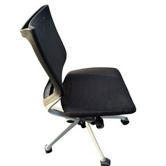 1月5日迄限定出品　オカムラ バロンチェア ブラック JOIFA308の画像