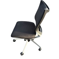 1月5日迄限定出品　オカムラ バロンチェア ブラック JOIFA308の画像