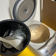 新品の炊飯器！きれいです！の画像